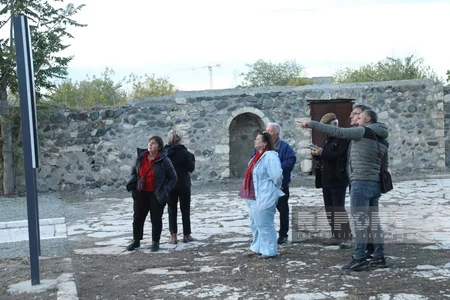 Türkiyəli səyyahlar Ağdamda İmarət kompleksinə baş çəkiblər