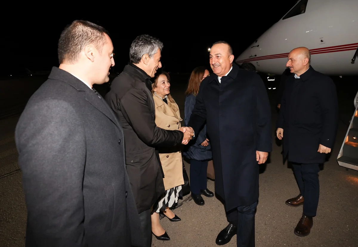 Çavuşoğlu azərbaycanlı və qazaxıstanlı həmkarları ilə görüş üçün Aktauya gedib