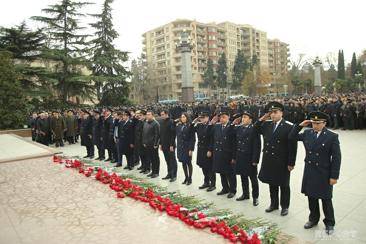 Gəncədə Heydər Əliyevin xatirəsi ehtiramla yad edilib