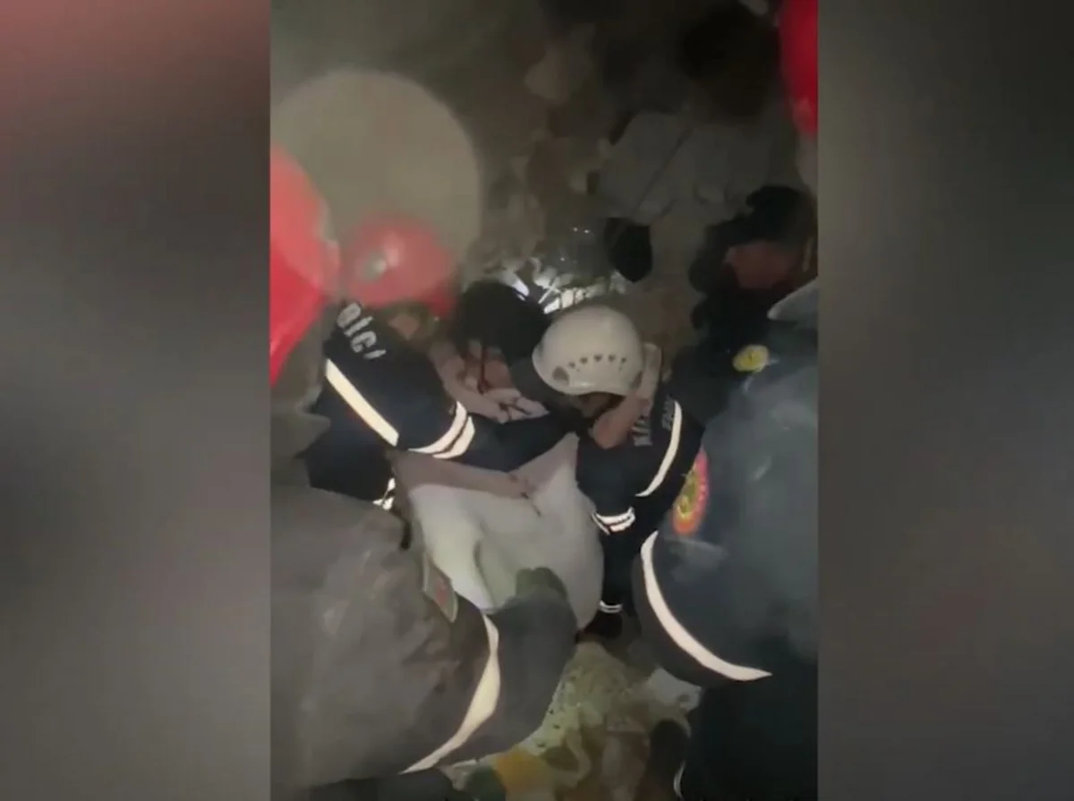 Azərbaycan xilasediciləri 26 nəfəri sağ, 47 nəfərin isə cəsədini çıxarıb