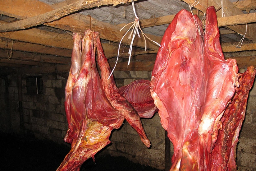 Bakı polisi mənşəyi məlum olmayan 426 kq ət aşkarladı