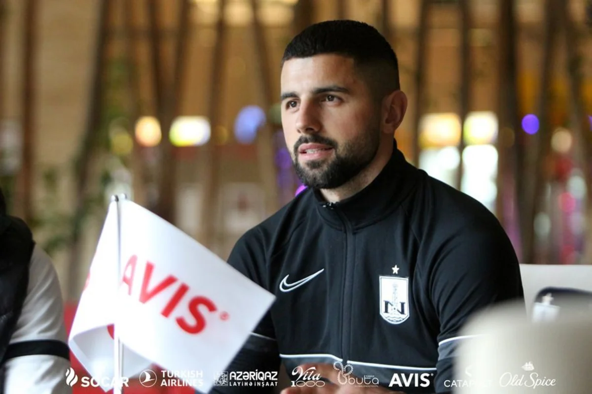 Neftçi yeni qapıçısını təqdim edib