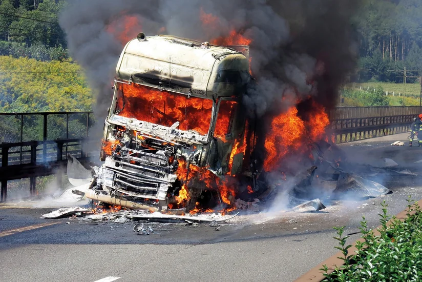 В Геранбое загорелся грузовой автомобиль