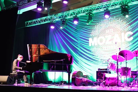İsfar Sarabski Rumıniyada konsert proqramı ilə çıxış edib