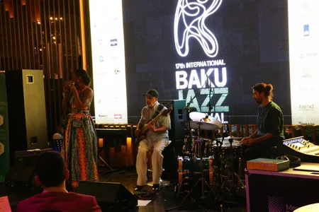 XVII Beynəlxalq Caz Festivalının ikinci günü baş tutub