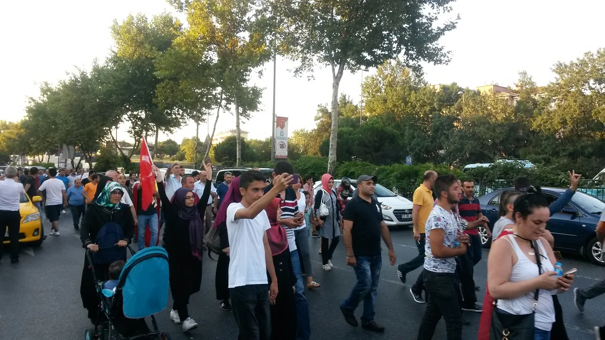 ​Türkiyə xalqı ölkənin birliyi uğrunda meydanlara axın edir - FOTOREPORTAJ
