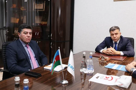 Azəriqazın baş direktoru Vətən müharibəsi iştirakçısı ilə görüş keçirib
