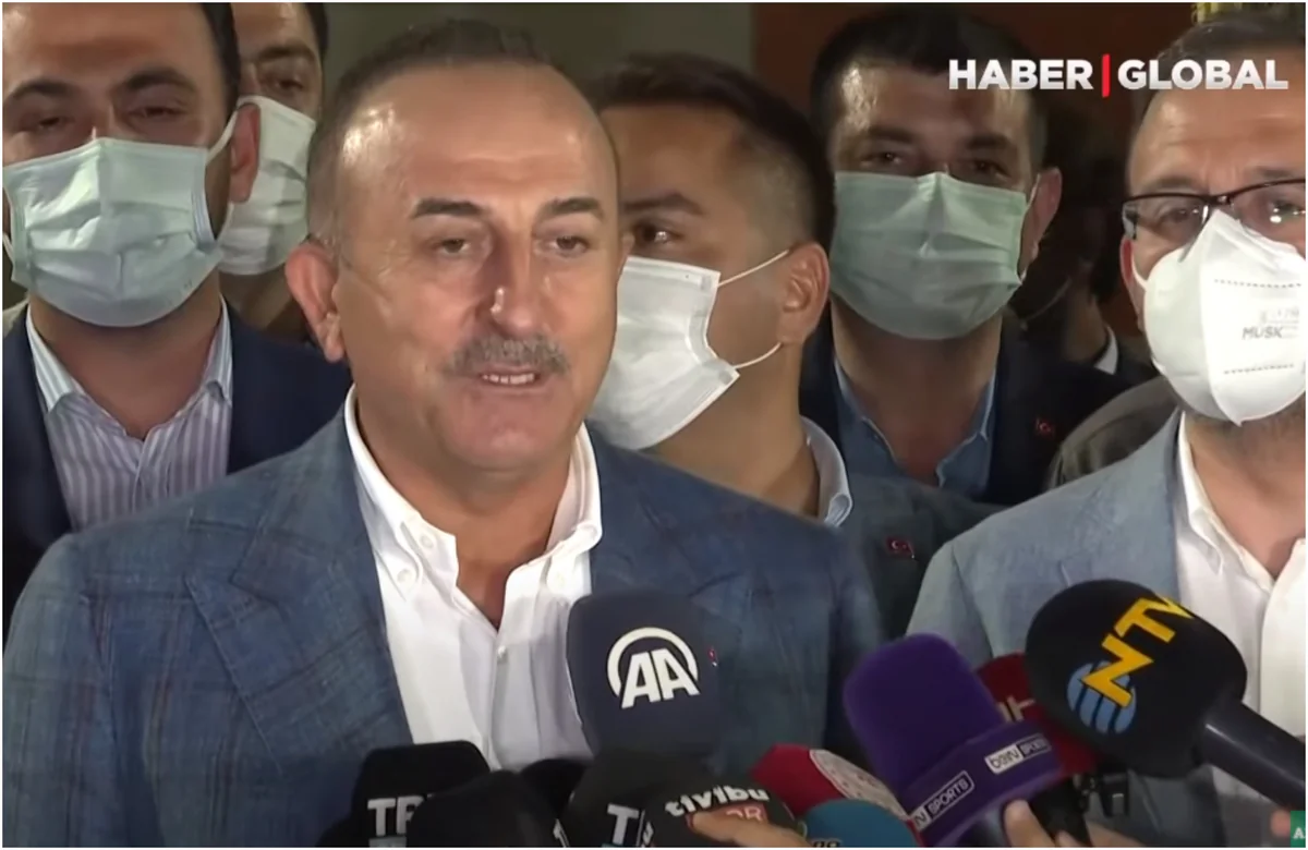 Мевлют Чавушоглу: Болельщики напомнили, кому принадлежит Карабах