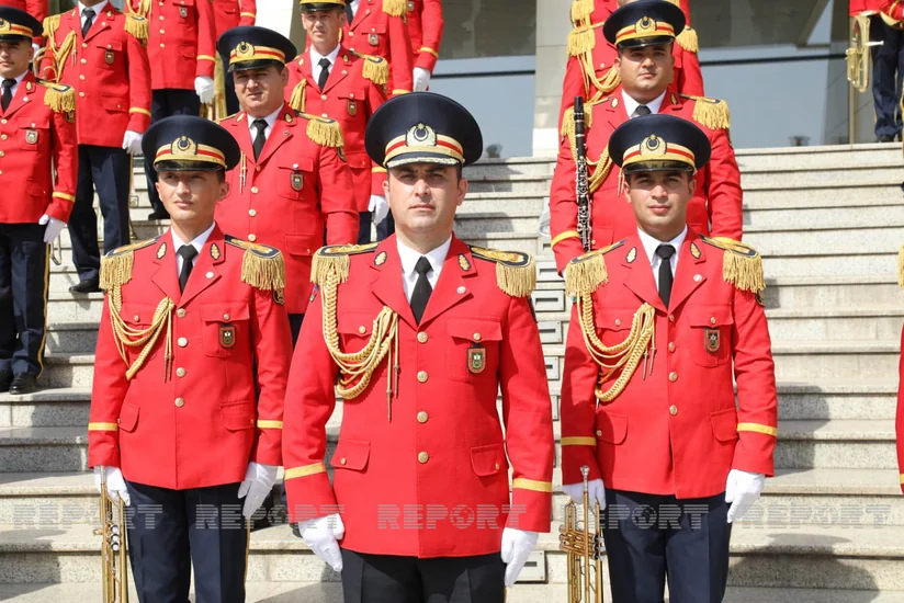 Military orchestra marches on occasion of Armed Forces Day start in Baku