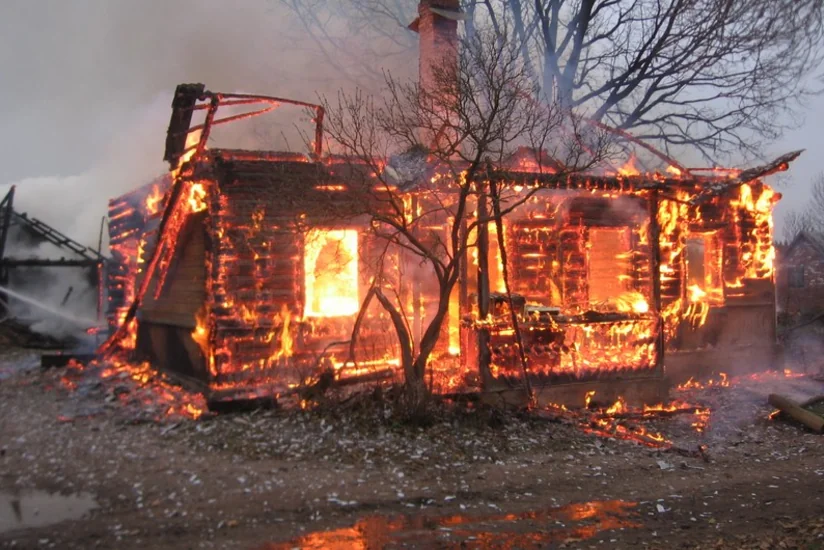 Rusiyada 7 nəfər yanaraq öldü
