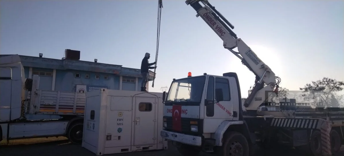 В Кахраманмараше начата установка мобильного полевого госпиталя МЧС