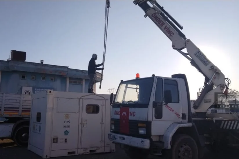 В Кахраманмараше начата установка мобильного полевого госпиталя МЧС