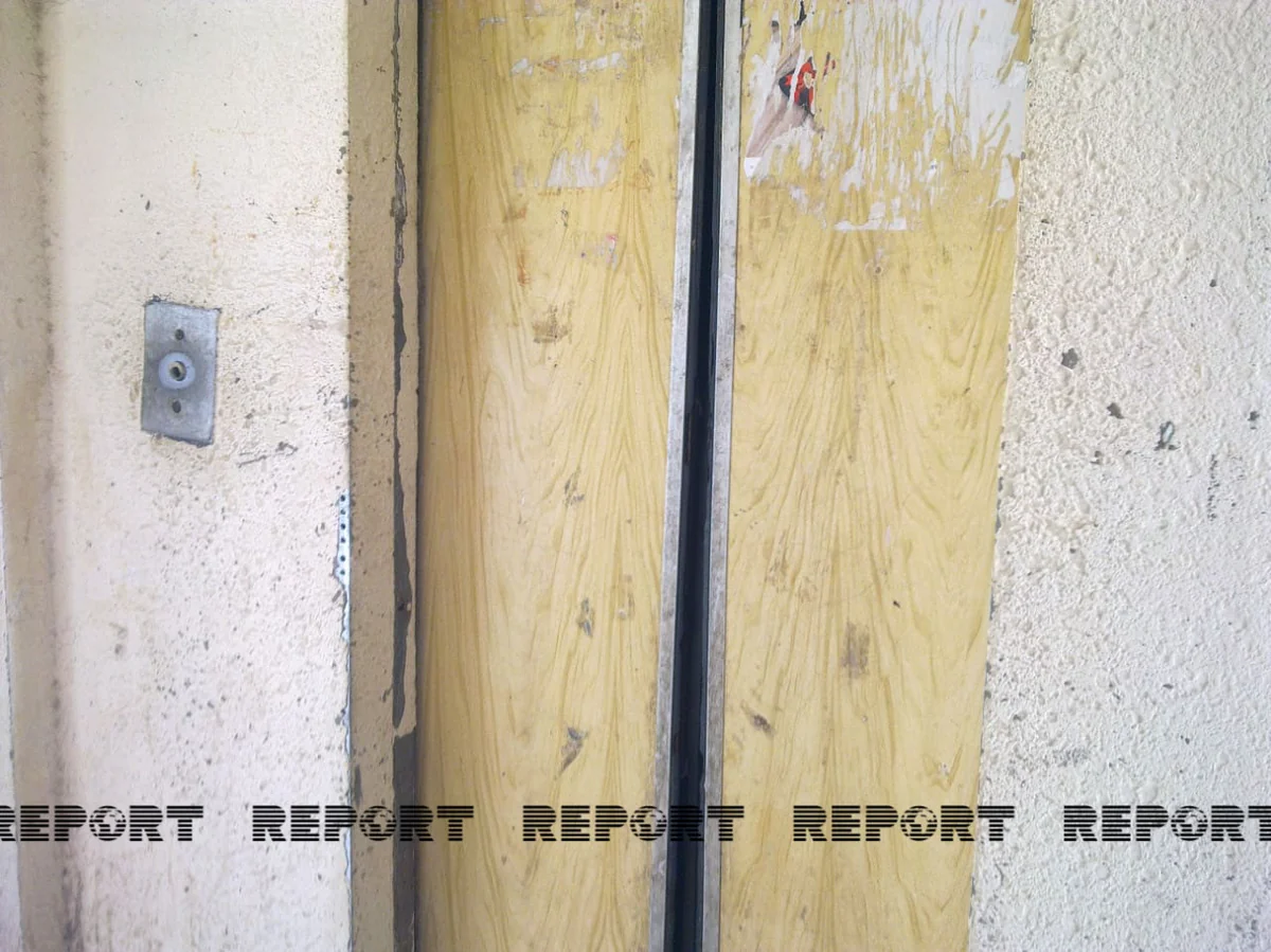 Bakıda bu yaşayış binasında hər həftə lift avadanlıqları oğurlanır