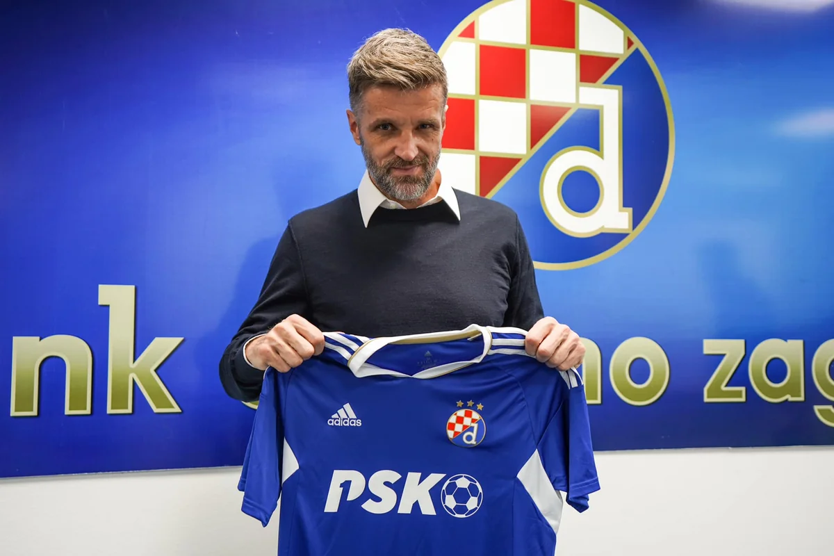 Mahir Emrelinin komandasına yeni baş məşqçi təyin olunub