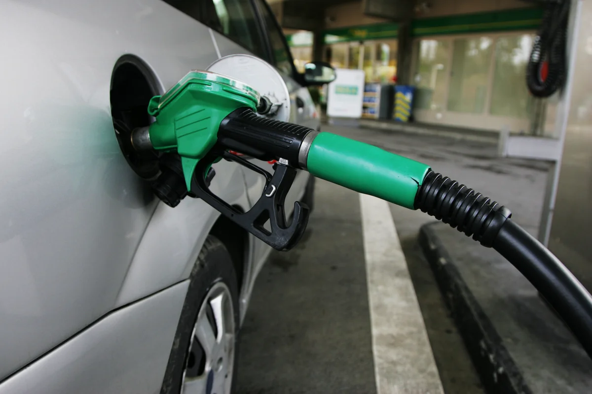 ​Azərbaycanda avtomobil benzini istehsalı 1,4% artıb