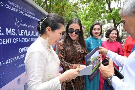 Vice-President of Heydar Aliyev Foundation visits Vietnam