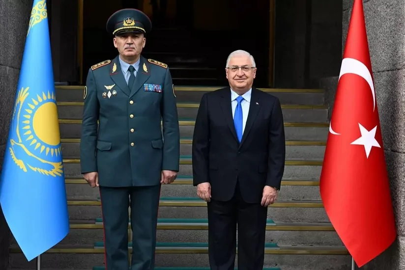 Kazakh Defense Minister meets with Yasar Guler in Türkiye