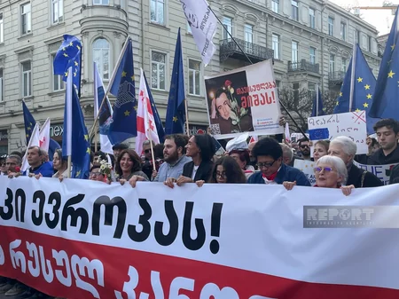 Gürcüstanda “Xarici agentlər haqqında” qanuna qarşı etiraz yürüşü keçirilib