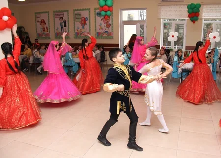 Heydər Əliyev Fondunun təşəbbüsü ilə kimsəsiz və xüsusi qayğıya ehtiyacı olan uşaqlar üçün Novruz şənlikləri keçirilib