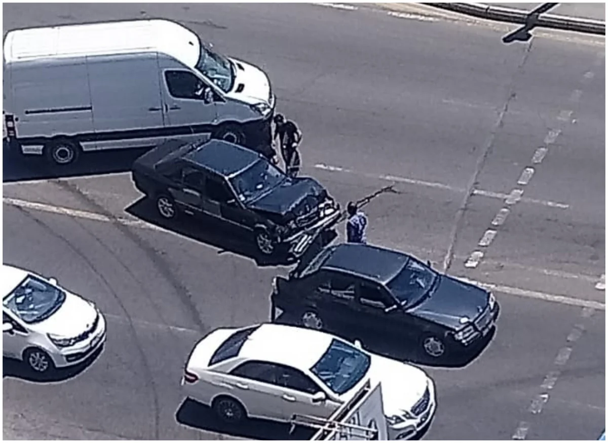 Jurnalistlər binasının qarşısında zəncirvari qəza olub