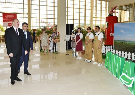 Prezident İlham Əliyev XXV Azərbaycan Beynəlxalq Qida Sənayesi və XIII Azərbaycan Beynəlxalq Kənd Təsərrüfatı sərgiləri ilə tanış olub - YENİLƏNİB