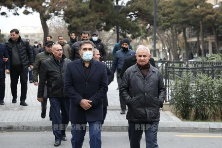 Azərbaycan xalqı Heydər Əliyevin xatirəsini yad edir - FOTOREPORTAJ