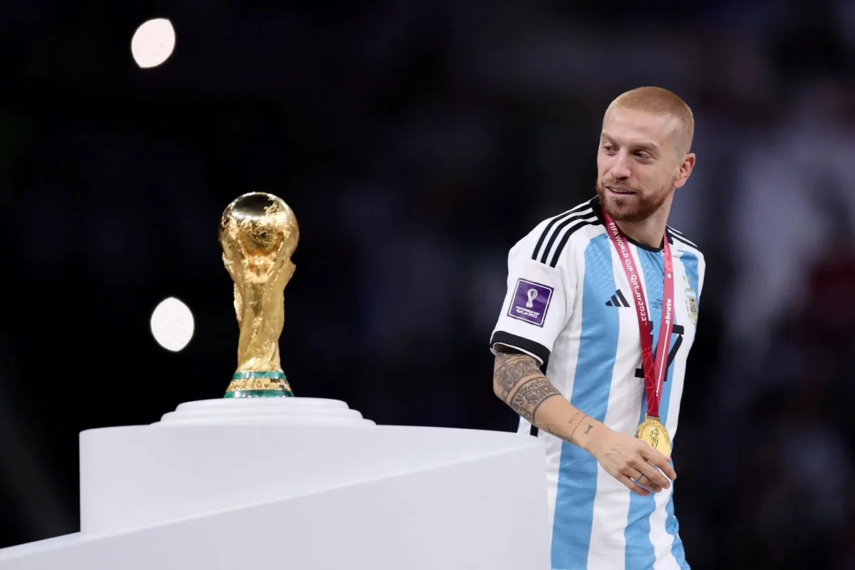 Argentinalı dünya çempionu futboldan uzaqlaşdırılıb