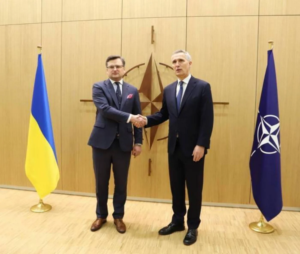 Кулеба обсудил со Столтенбергом вопрос вступления Украины в НАТО