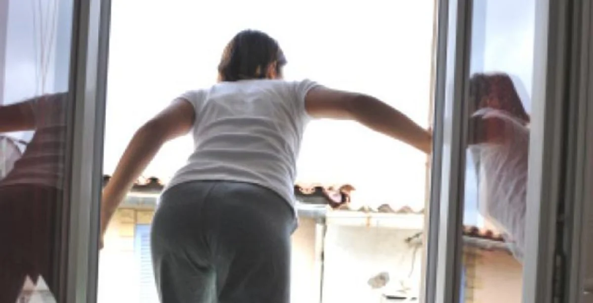 В Ясамале девушка пыталась покончить с собой