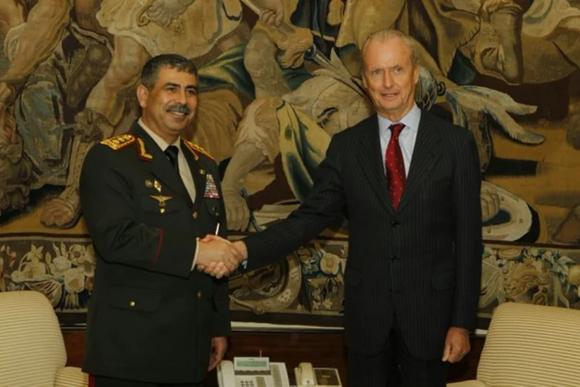 ​В Мадриде прошла встреча министров обороны Азербайджана и Испании