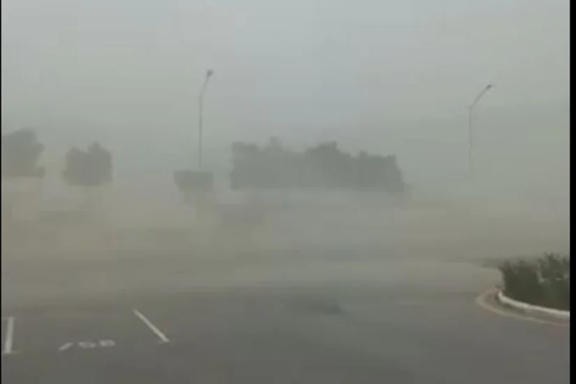 Yol polisi küləkli hava şəraiti ilə əlaqədar sürücülərə xəbərdarlıq edib