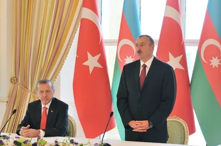 Azərbaycan prezidenti Rəcəb Tayyib Ərdoğana “Heydər Əliyev” ordeni təqdim edib