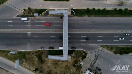 Bakıda yeni yerüstü piyada keçidi istifadəyə verilib