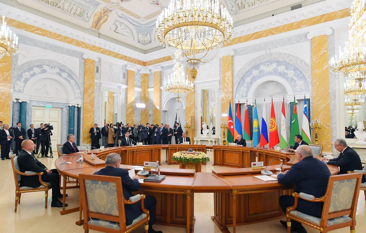 Informal meeting of CIS heads of state gets underway