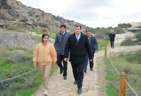 Husband of Croatian President visited Gobustan State Reserve