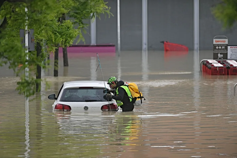 На севере Италии непогода привела к подтоплению городов