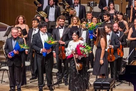 Tekfen Filarmoniya Orkestri Bakıda “100 il” adlı konsert proqramı ilə çıxış edib