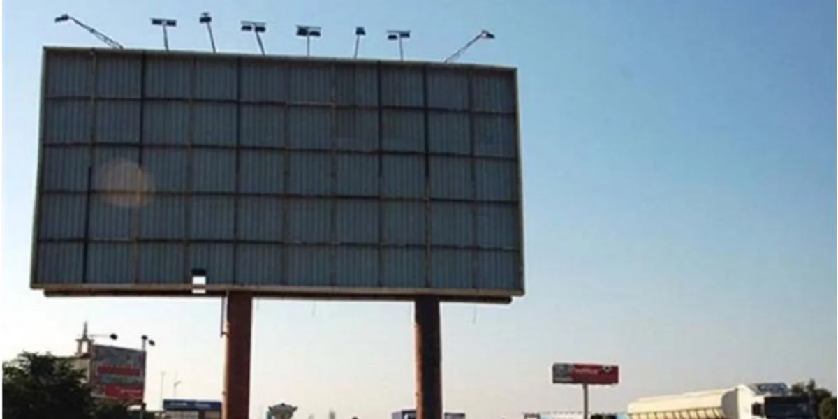 Azərbaycanda açıq məkanda reklam yerləşdirmək üçün dövlət rüsumları konkretləşir