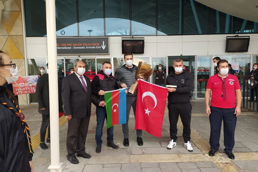 Qarabağ Sivasda Dövlət Himni və gül-çiçəklə qarşılandı