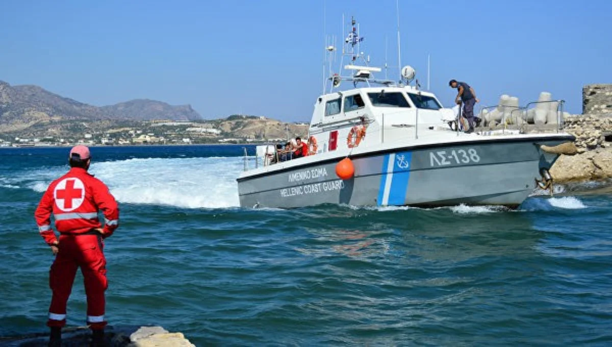 Yunanıstanın Samos adası yaxınlığında miqrantları daşıyan qayıq batıb
