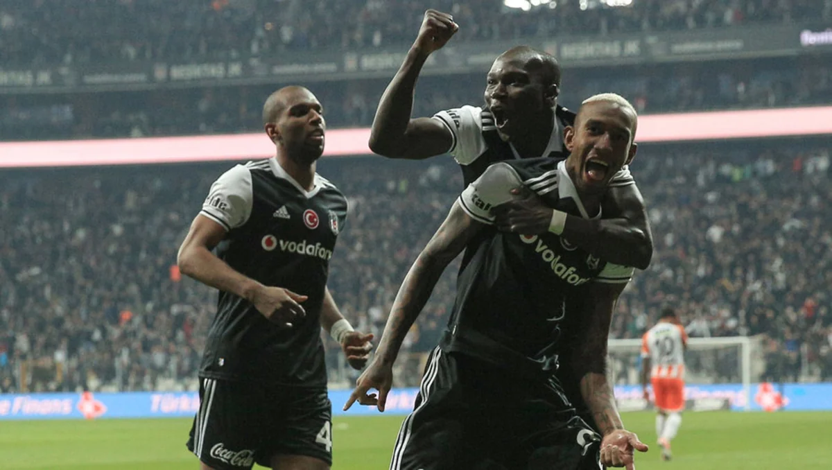 Beşiktaş aparıcı futbolçusu ilə müqavilə müddətini uzadıb