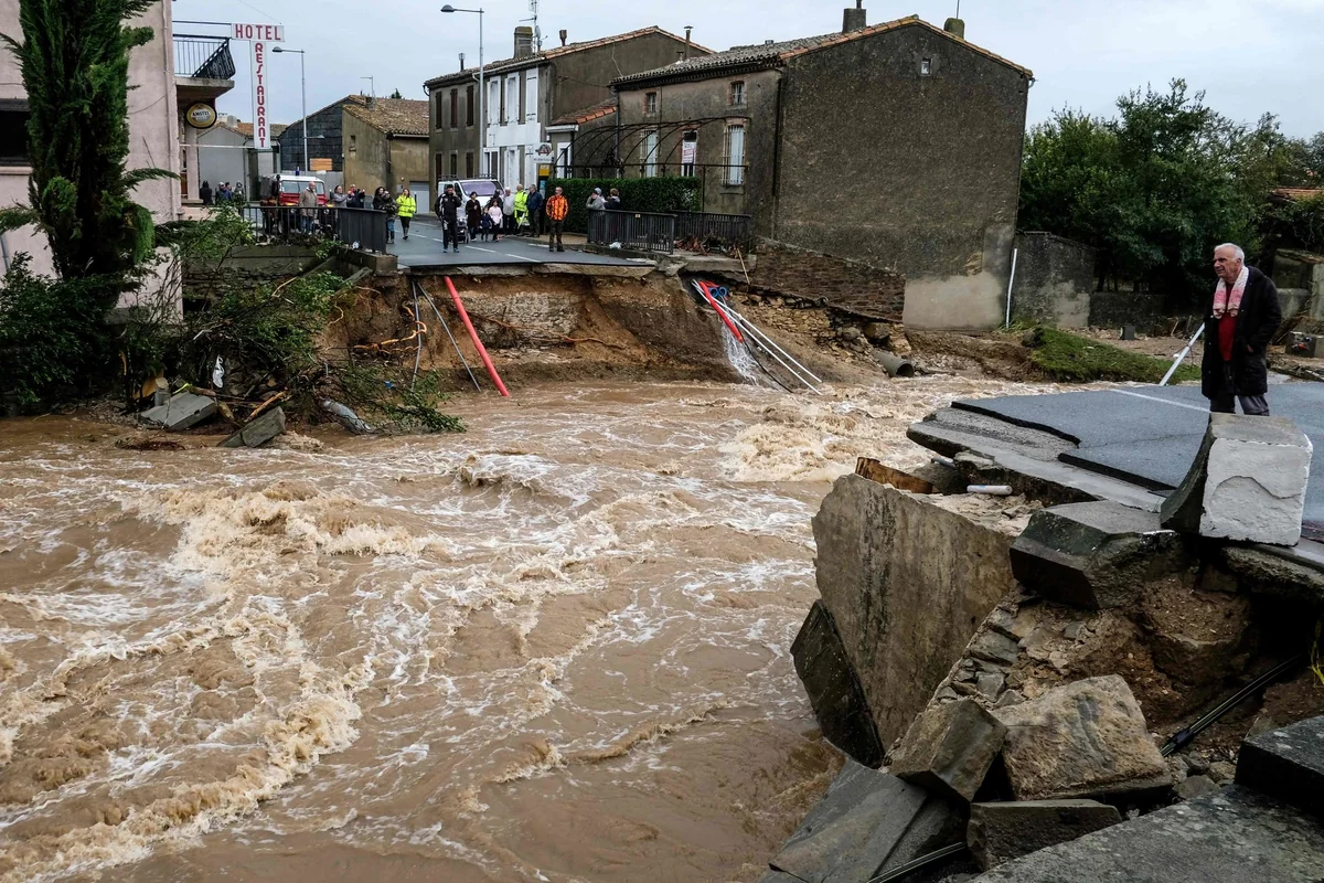 Three dead, four missing after floods snare cars in southern France ...