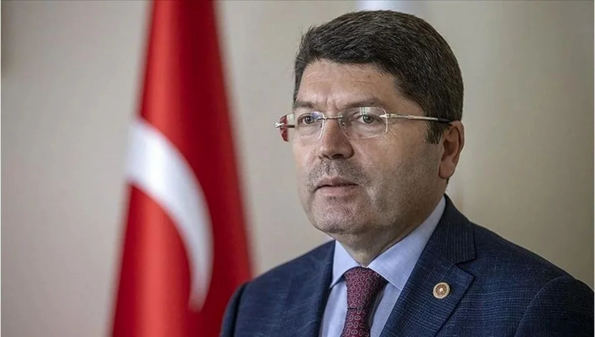 Türkiyəli nazir: ABŞ-nin mövqeyinə görə dünyada müharibələr davam edir