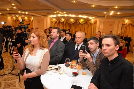 Viktor Yuşenko, Leonid Kojara və Rövşən Tağıyev Kiyevdə Dağlıq Qarabağdan və Donbasdan danışıblar