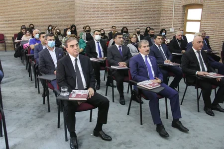 “Gəncə memarlıq salnaməsi kitabının təqdimatı keçirilib