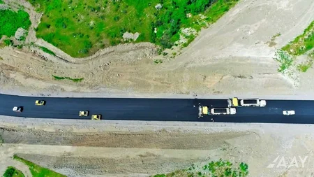 Laçın şəhərindən yan keçən yeni avtomobil yolunun asfaltlanmasına başlanılıb