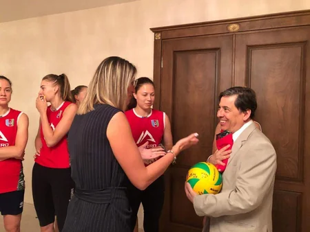 Səfir Manuel Da Kruz Azərbaycan voleybolçuları ilə görüşüb - FOTO
