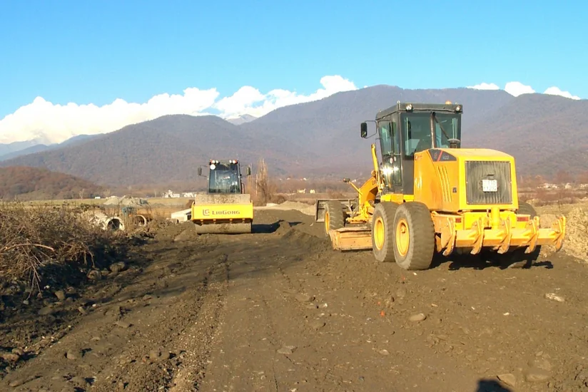 Balakəndə 40 km-lik yolun yenidən qurulmasına başlanıldı