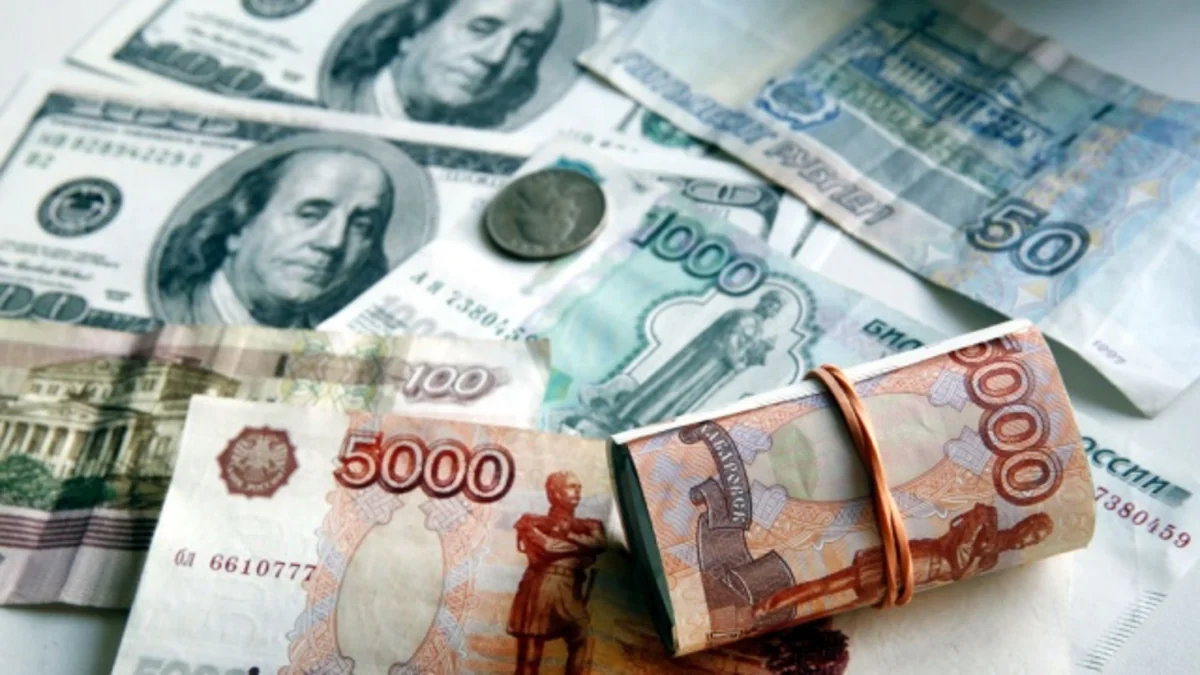 Rusiyada dollar bahalaşıb