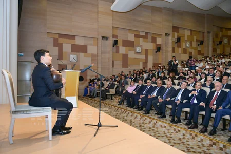 Azərbaycanda məktəblilərin fənn olimpiadasının qalibləri mükafatlandırılıb - FOTO